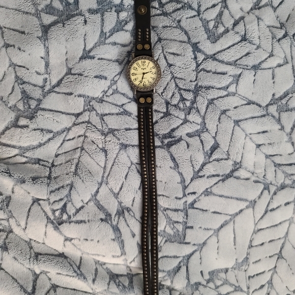 Steampunk style wrap around watch - Picture 3 of 5